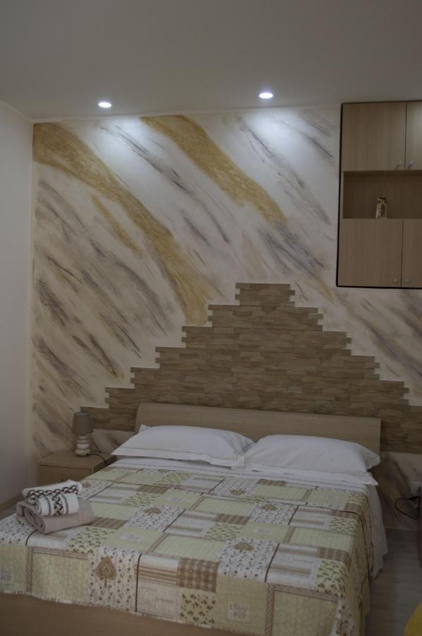 Bed And Breakfast La Volpe Rossa Regalbuto Luaran gambar