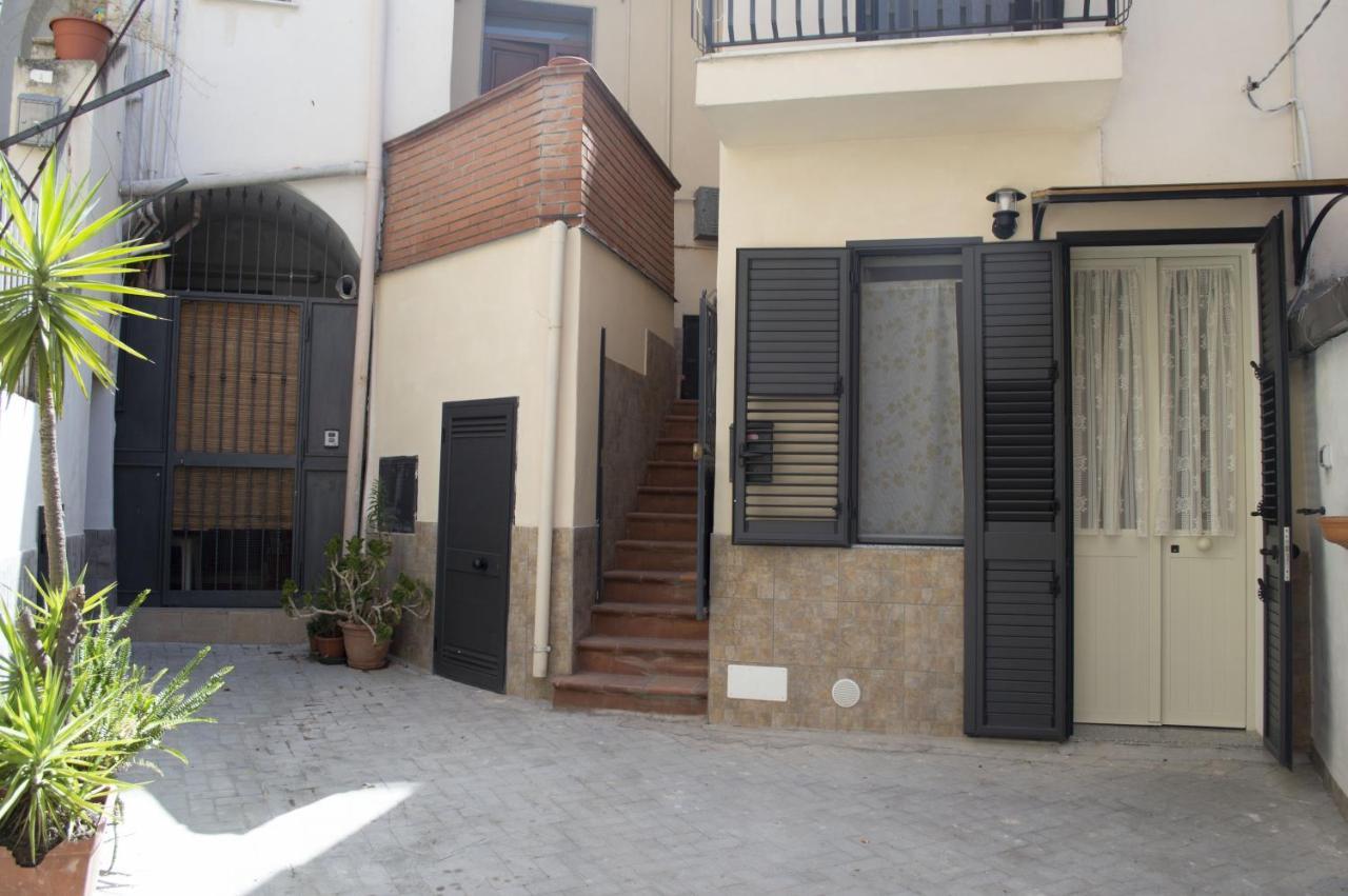 Bed And Breakfast La Volpe Rossa Regalbuto Luaran gambar
